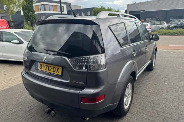 Mitsubishi Outlander (2008) thumbnail 5