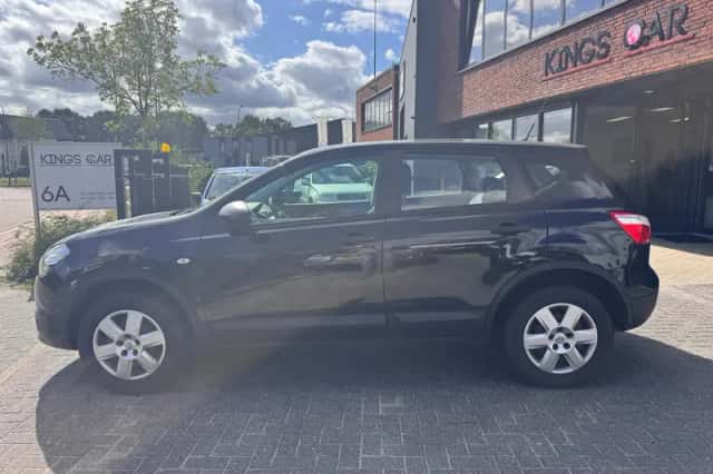Nissan Qashqai (2012) thumbnail 2
