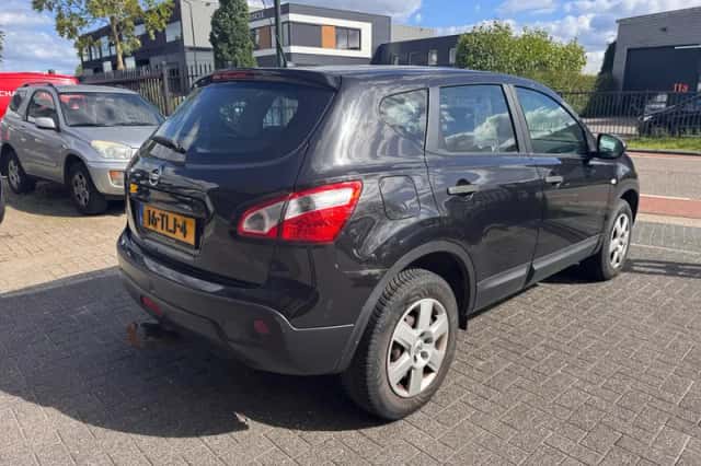Nissan Qashqai (2012) thumbnail 5