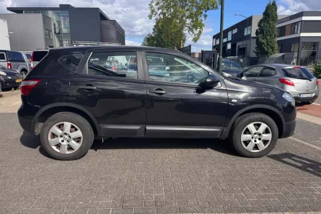 Nissan Qashqai (2012) thumbnail 6