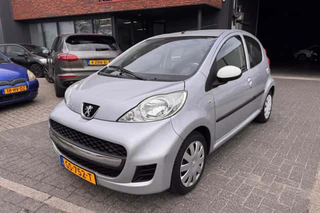 Peugeot 107 (2012) thumbnail 1