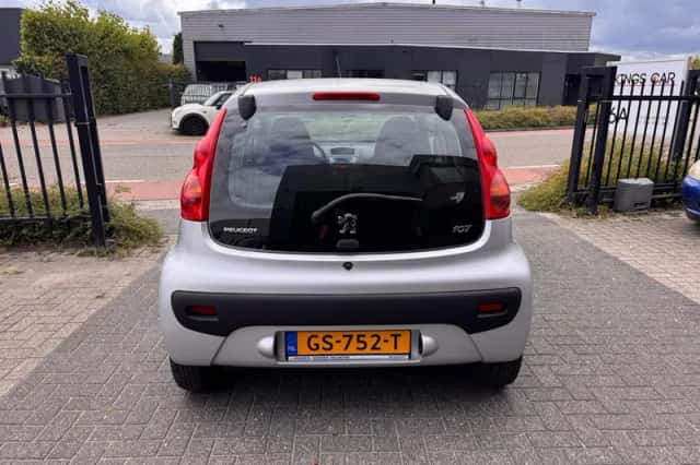 Peugeot 107 (2012) thumbnail 4