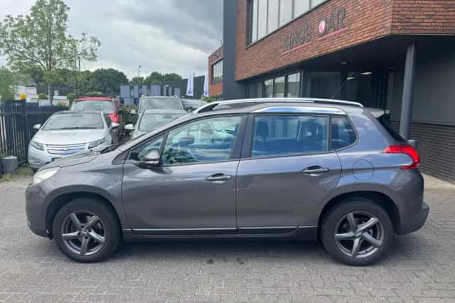 Peugeot 2008 (2015) thumbnail 2