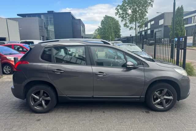 Peugeot 2008 (2015) thumbnail 6