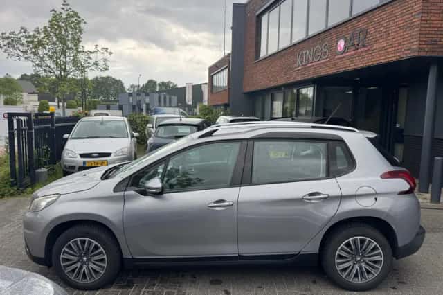 Peugeot 2008 (2017) thumbnail 2