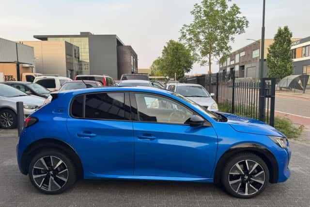 Peugeot e-208 (2020) thumbnail 6