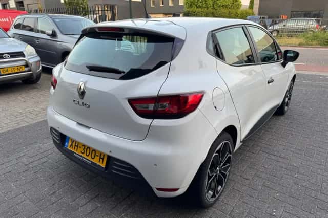 Renault Clio (2016) thumbnail 5