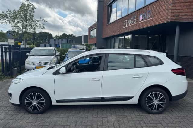 Renault Mégane (2012) thumbnail 2