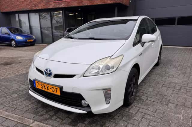 Toyota Prius (2013) thumbnail 1