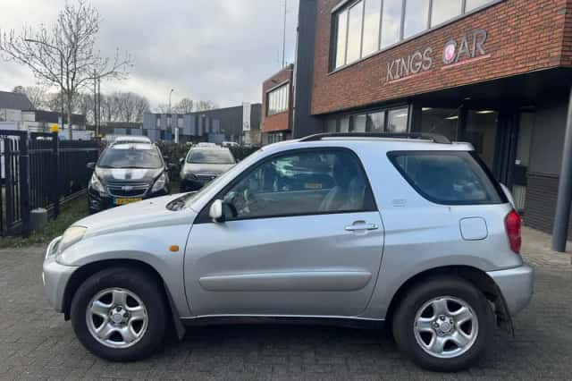 Toyota RAV4 (2002) thumbnail 2