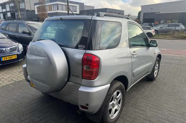 Toyota RAV4 (2002) thumbnail 5