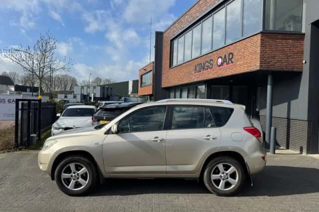 Toyota RAV4 (2006) thumbnail 5