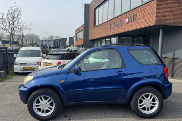 Toyota RAV4 (2001) thumbnail 2