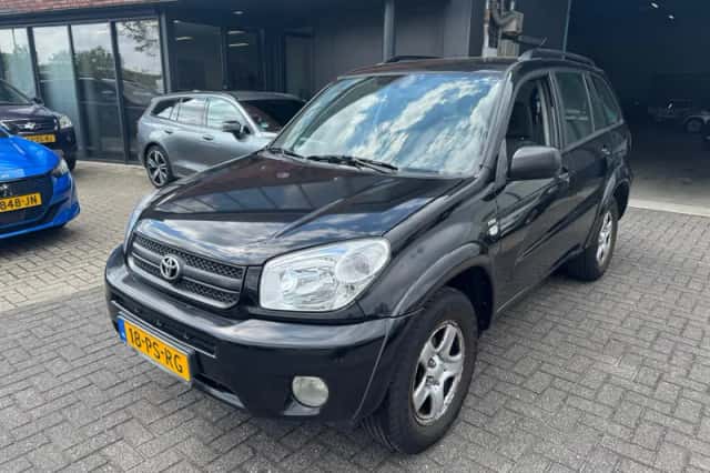 Toyota RAV4 (2004) thumbnail 1