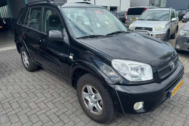 Toyota RAV4 (2004) thumbnail 6