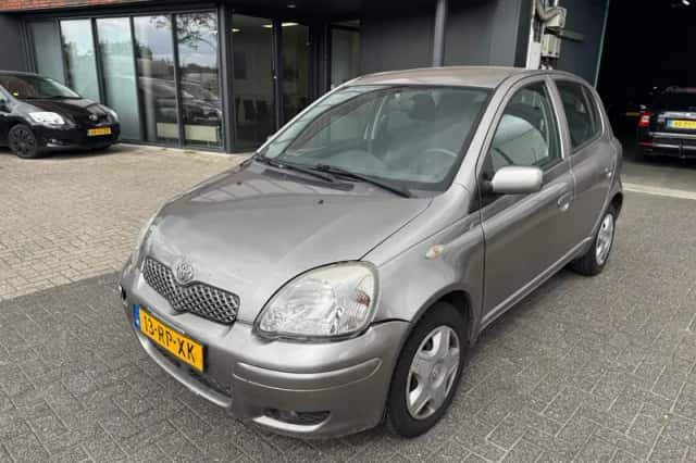 Toyota Yaris (2005) thumbnail 1
