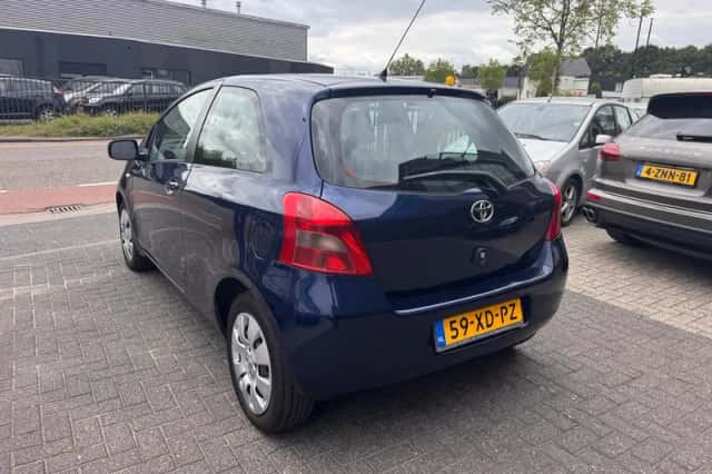 Toyota Yaris (2007) thumbnail 3