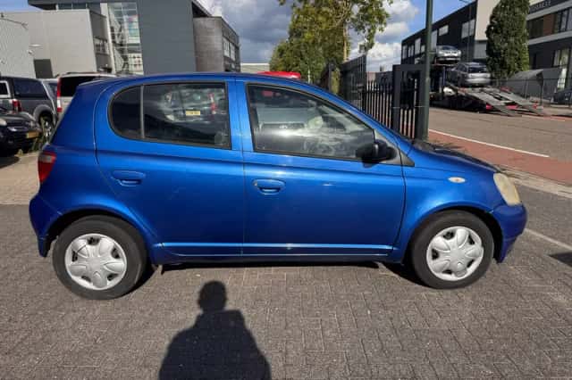 Toyota Yaris (2002) thumbnail 6