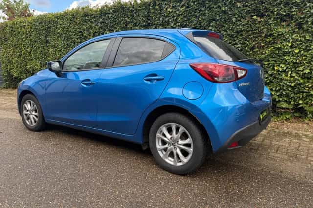 Mazda 2 (2015) thumbnail 3