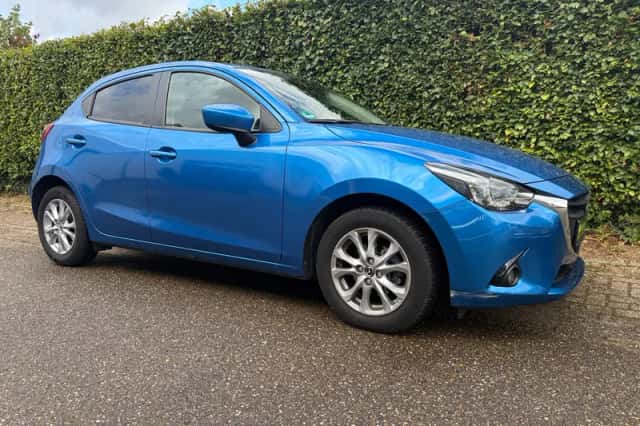 Mazda 2 (2015) thumbnail 4