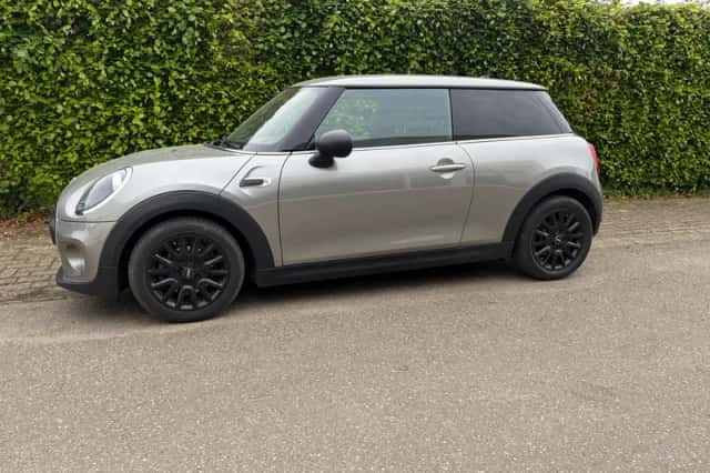 MINI One (2018) thumbnail 2