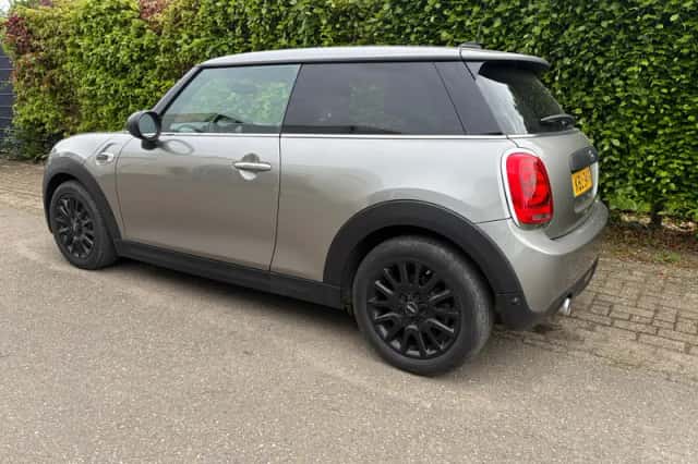 MINI One (2018) thumbnail 3