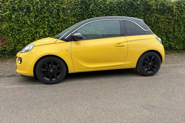 Opel Adam (2016) thumbnail 2