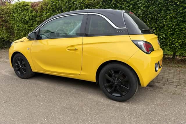 Opel Adam (2016) thumbnail 3