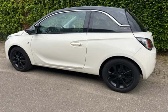 Opel Adam (2016) thumbnail 3