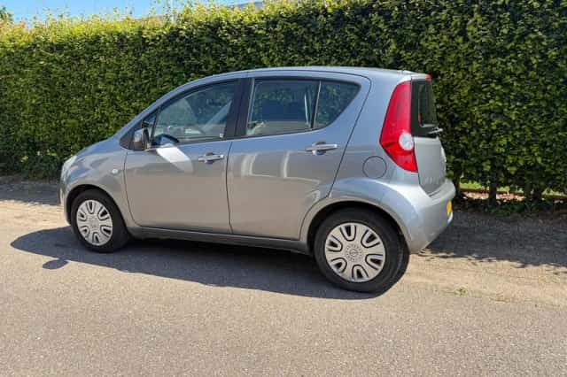 Opel Agila (2012) thumbnail 3