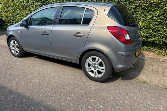 Opel Corsa (2011) thumbnail 3