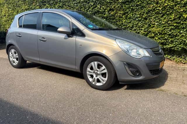 Opel Corsa (2011) thumbnail 4