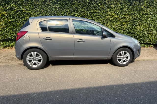 Opel Corsa (2011) thumbnail 5