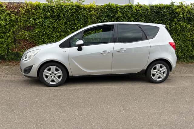 Opel Meriva (2011) thumbnail 2