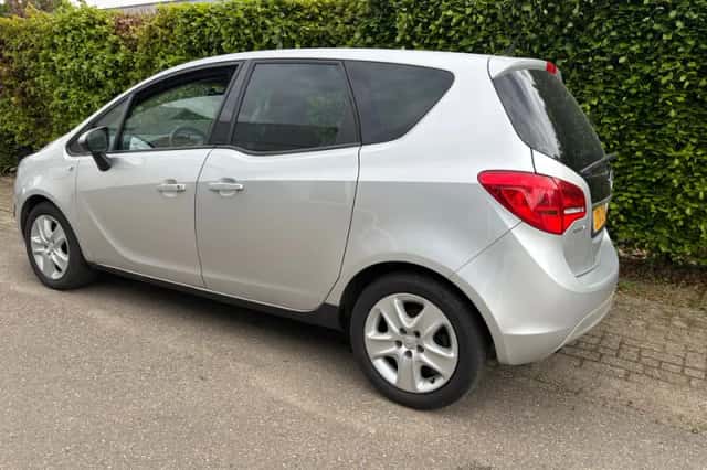 Opel Meriva (2011) thumbnail 3