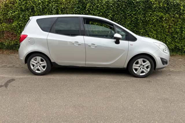 Opel Meriva (2011) thumbnail 5