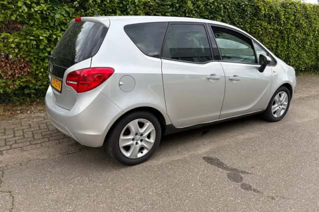 Opel Meriva (2011) thumbnail 6