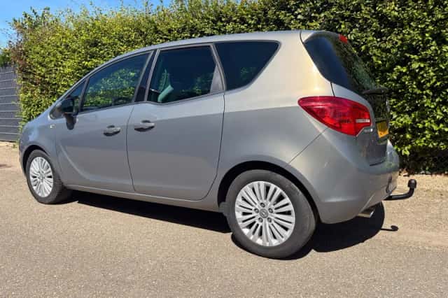 Opel Meriva (2013) thumbnail 3