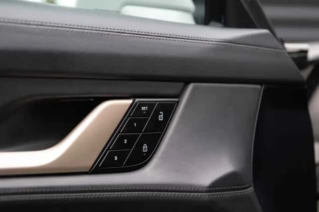 Porsche Taycan (2022) thumbnail 19
