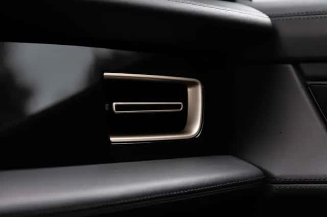 Porsche Taycan (2022) thumbnail 42