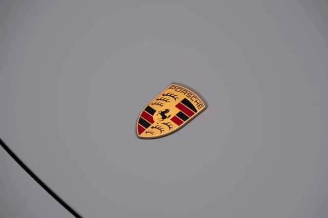 Porsche Taycan (2022) thumbnail 8