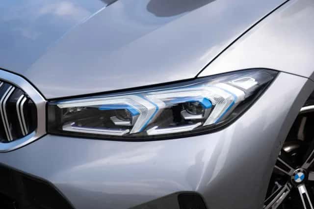 BMW 3-Serie (2024) thumbnail 4