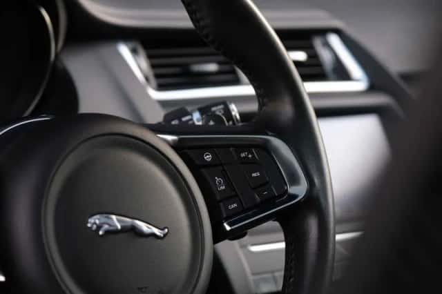 Jaguar E-Pace (2018) thumbnail 21