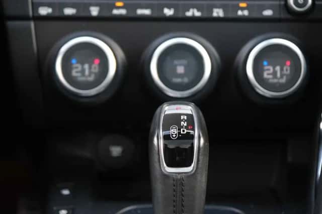 Jaguar E-Pace (2018) thumbnail 34
