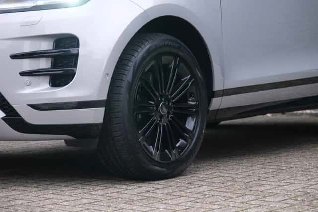Land Rover Range Rover Evoque (2026) thumbnail 11
