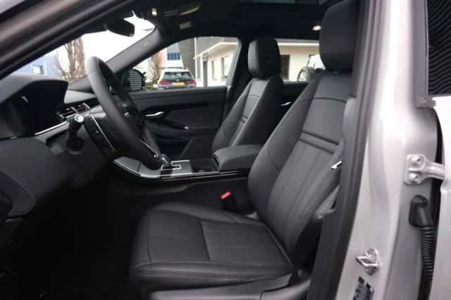 Land Rover Range Rover Evoque (2026) thumbnail 5