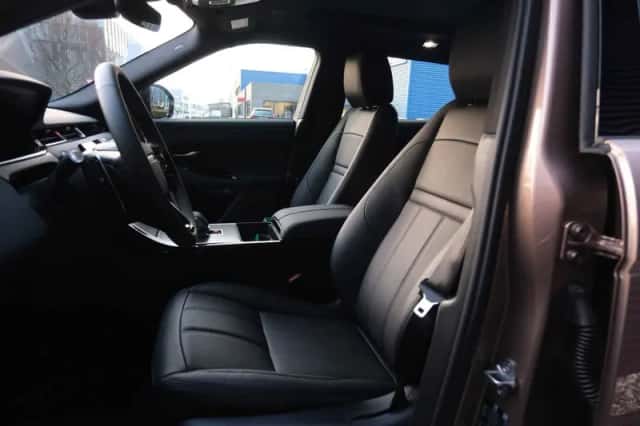 Land Rover Range Rover Evoque (2026) thumbnail 6