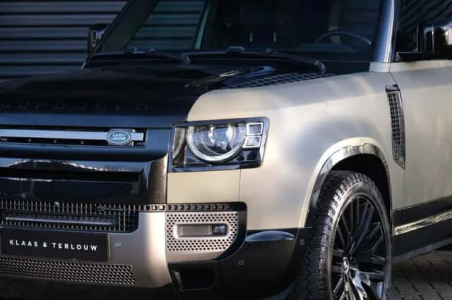 Land Rover Defender (2023) thumbnail 13