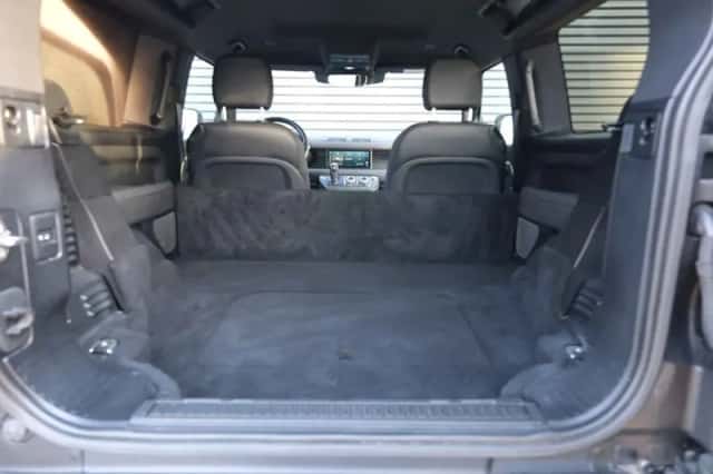 Land Rover Defender (2023) thumbnail 20