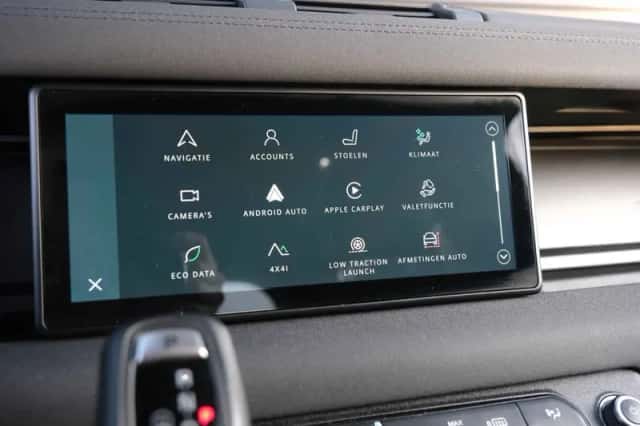 Land Rover Defender (2023) thumbnail 36
